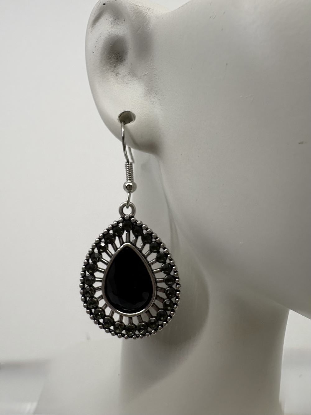 Black Teardrop Dangle Earrings - Elegant Women's Jewelry